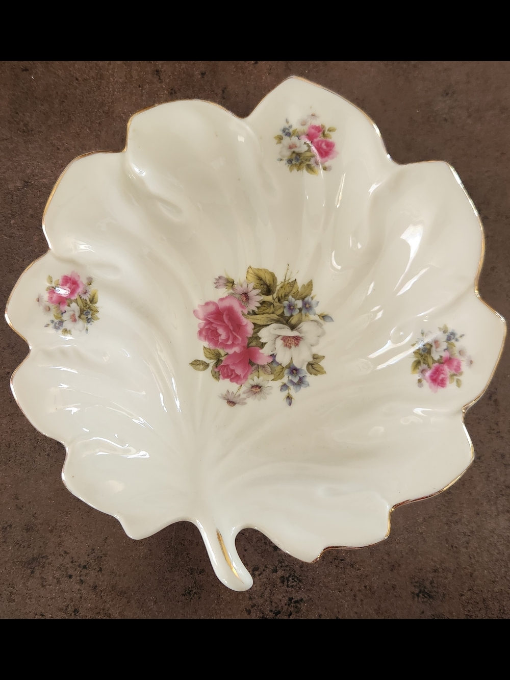 VTG Baum Bros Victorian Rose Collection 8 Leaf-shaped Porcelain Dish Gold Rim